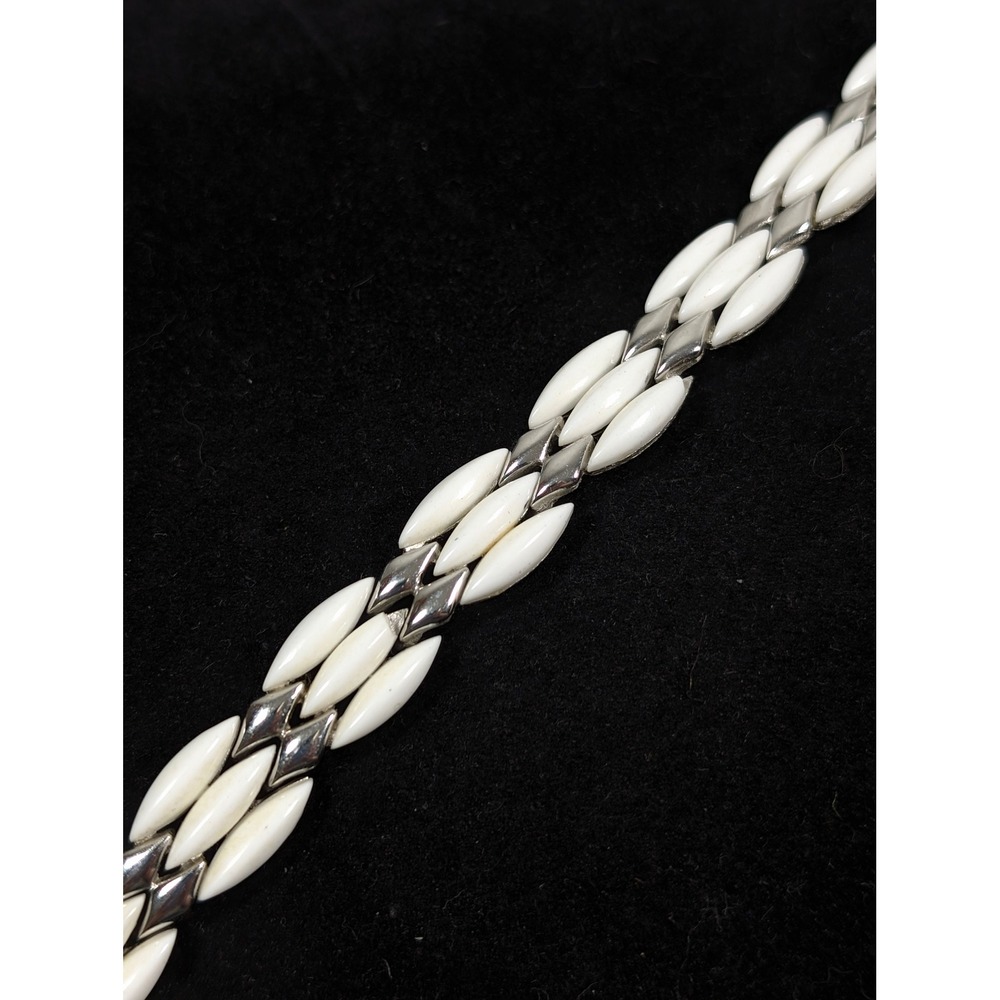 Vintage‎ Crown Trifari White Lucite Silver Tone Tennis Bracelet 6.5" Mod